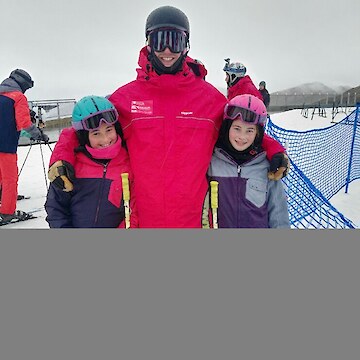 Adam the Kiwi Instructor and the Crossan girls